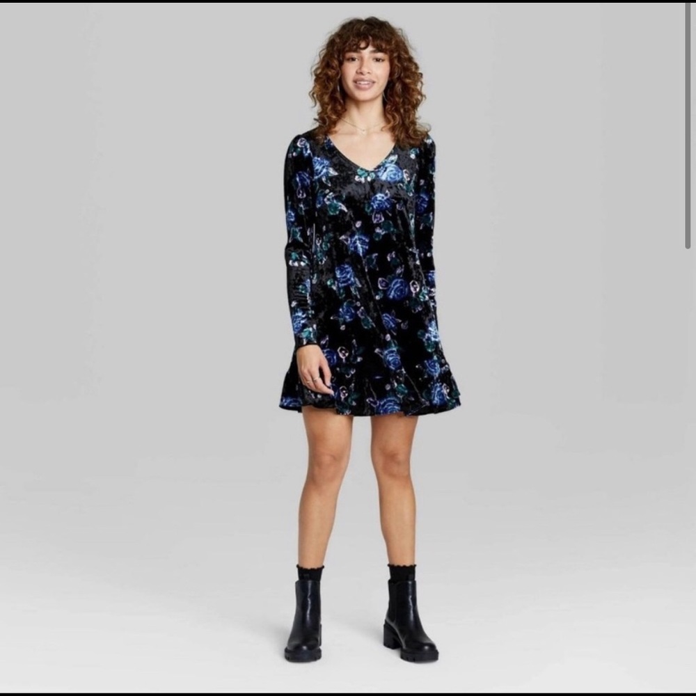 NWT Crushed Velvet Gorgeous Black & Floral Dress